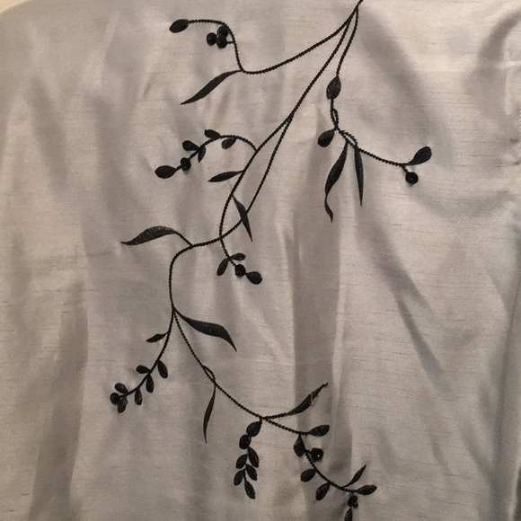 Drapers and Damon’s blouse - Picture 5 of 5